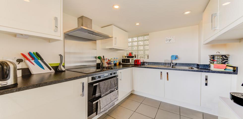 			Studio Apartment, 1 bath, 1 reception Flat			 Cooper Road, WILLESDEN GREEN/DOLLIS HILL